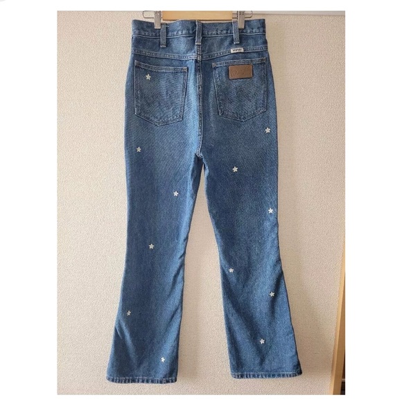Wrangler Embroidered Floral Limited Edition Jeans Medium - Picture 3 of 4
